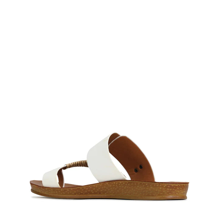 Bria Off white sandal