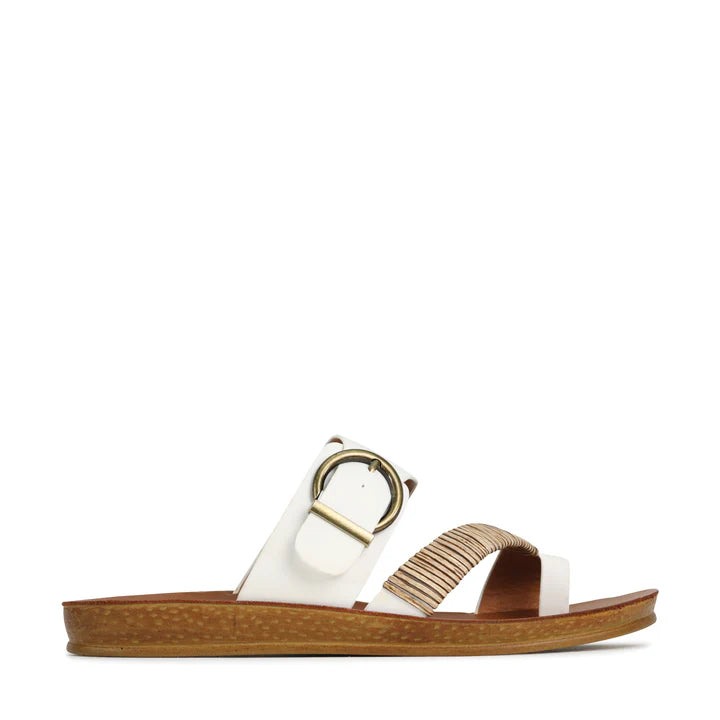 Bria Off white sandal