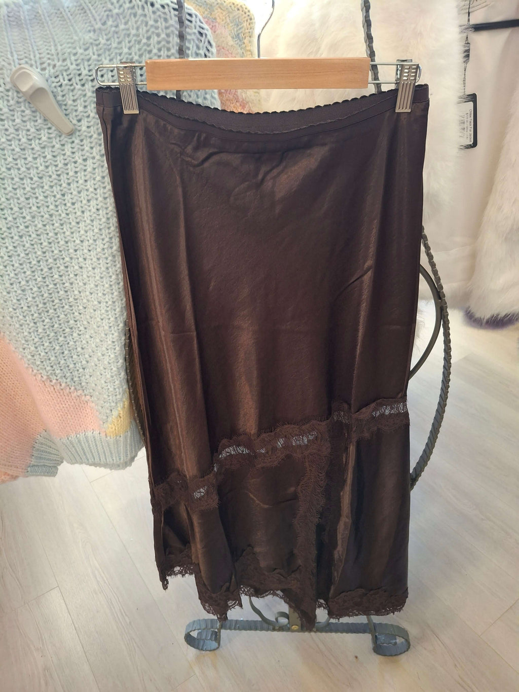 Suki Satin Skirt So in style