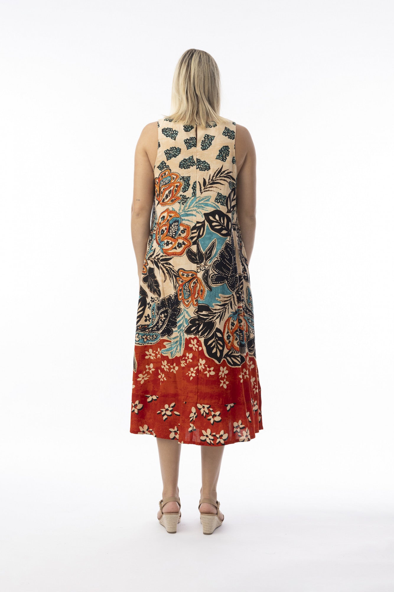 Saventa Midi Sleeveless Dress