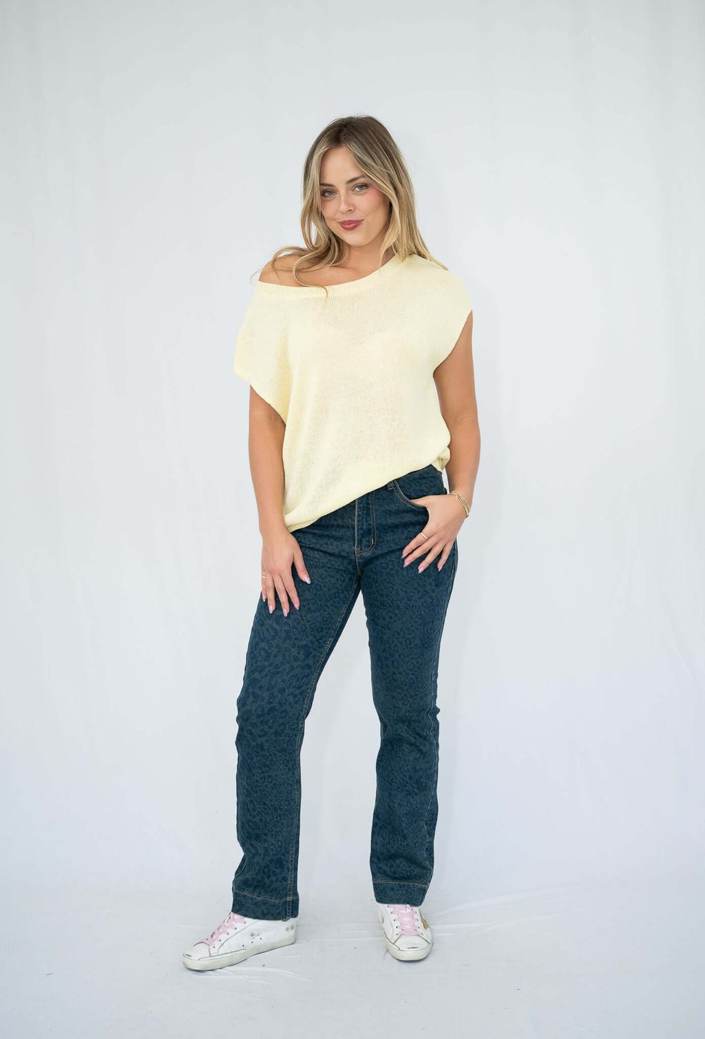 Crepe Yarn Knit Top