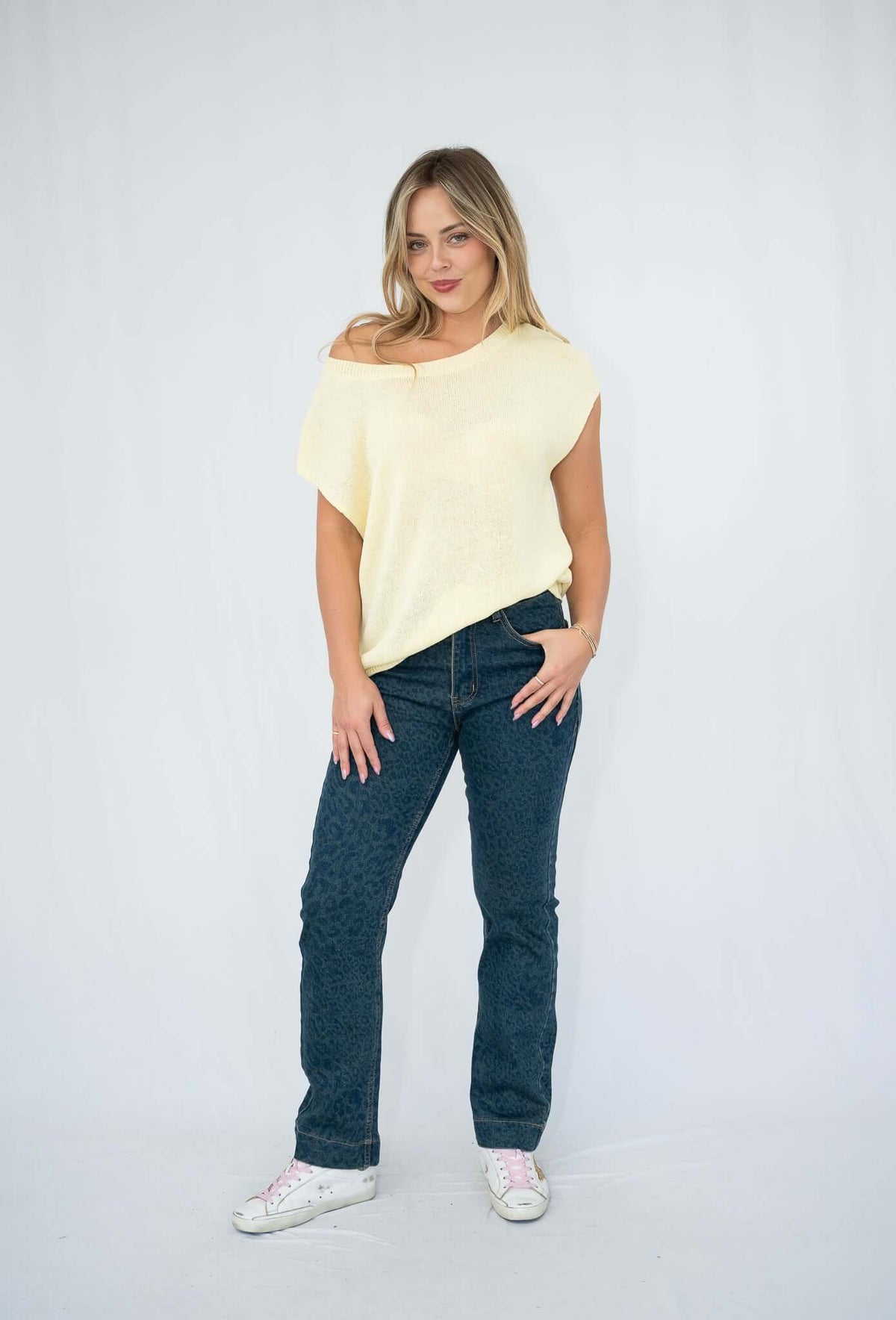 Crepe Yarn Knit Top