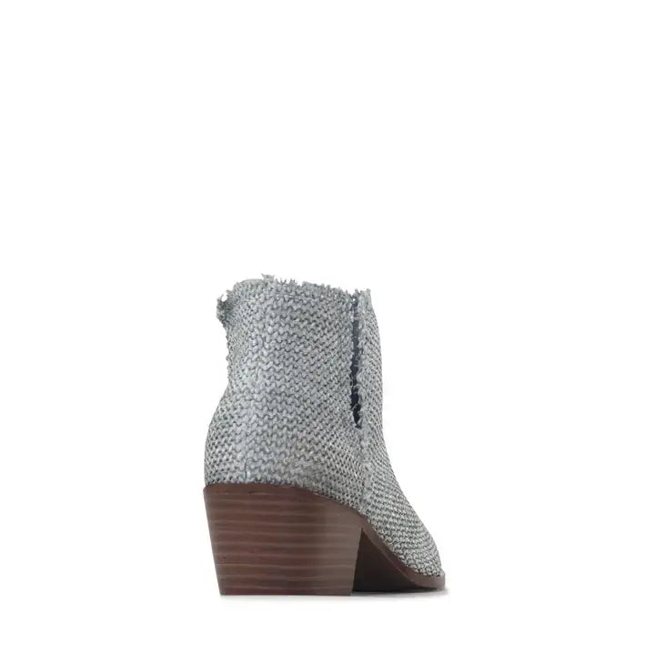 Kani Boot Los Cabos -cloud blue side view showcasing sleek design and block heel for stylish comfort.
