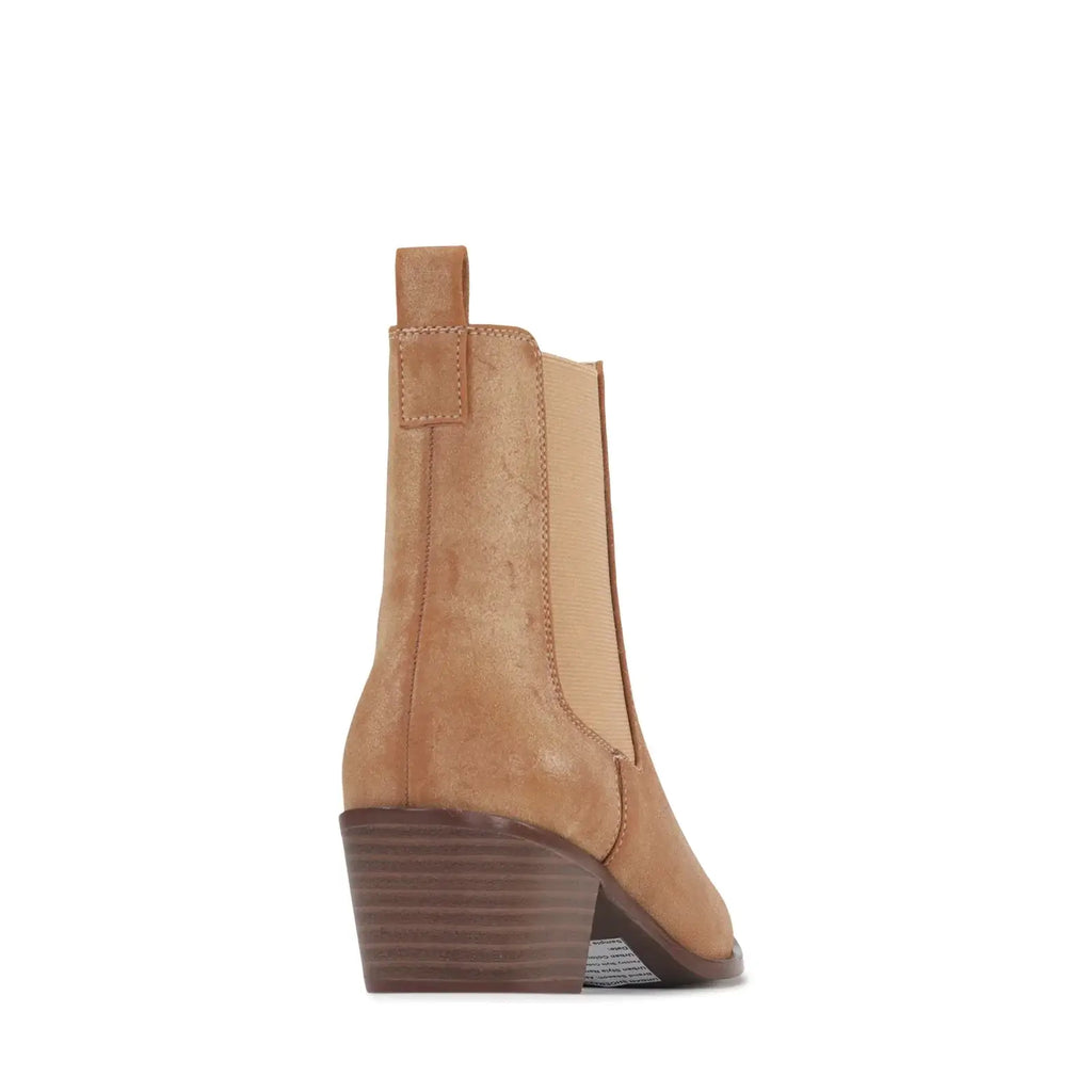 Kansley Boot side view showcasing the stylish Chelsea silhouette and premium craftsmanship.