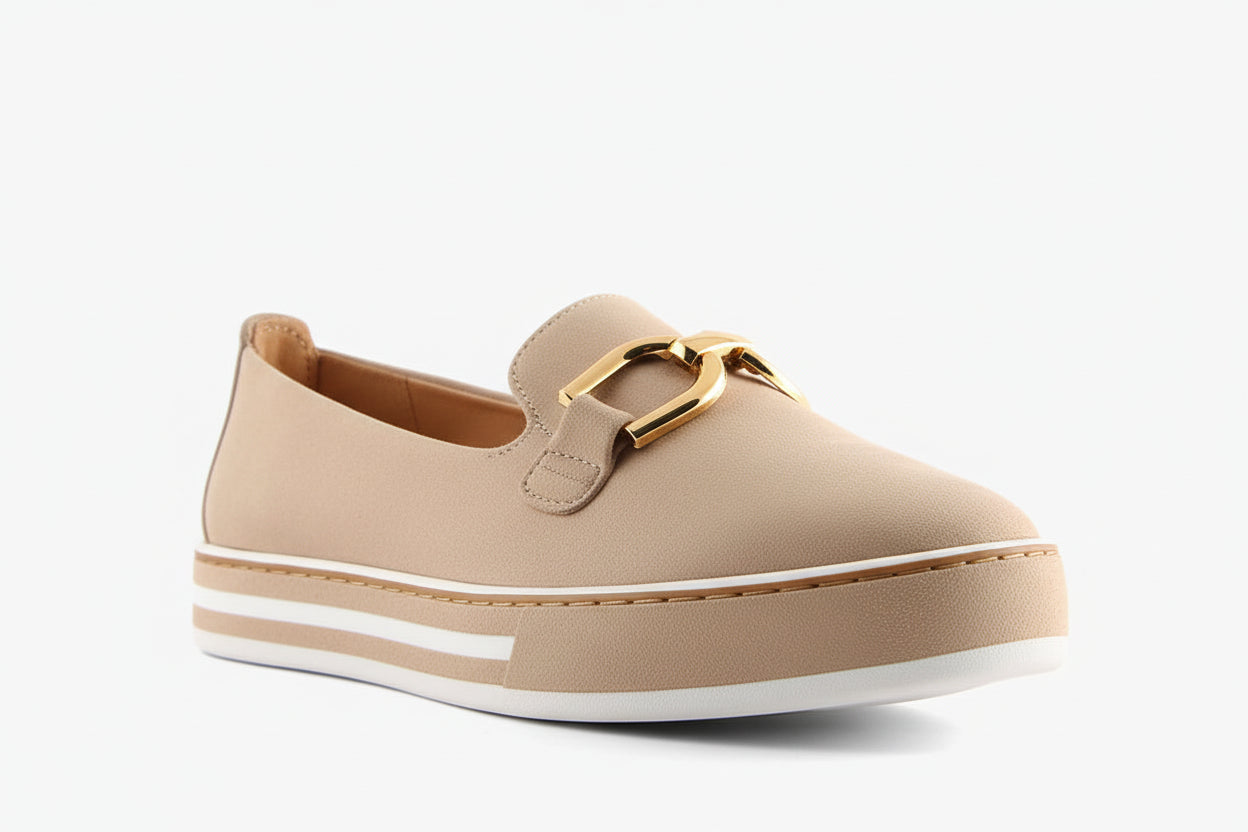 Natyia slip on Laguna Quays