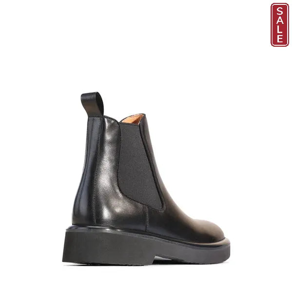 Thea Boots