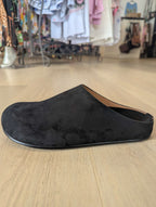 Los Cabos Lumi Slides in black synthetic suede, featuring a stylish slip-on design and comfortable fit.