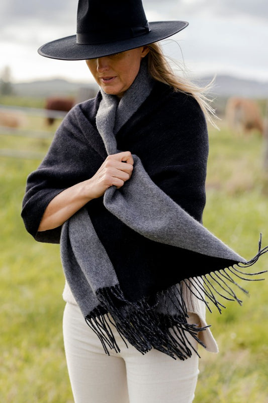 Sundaise shawl one / black/ grey Merino Wool wrap Black/Grey